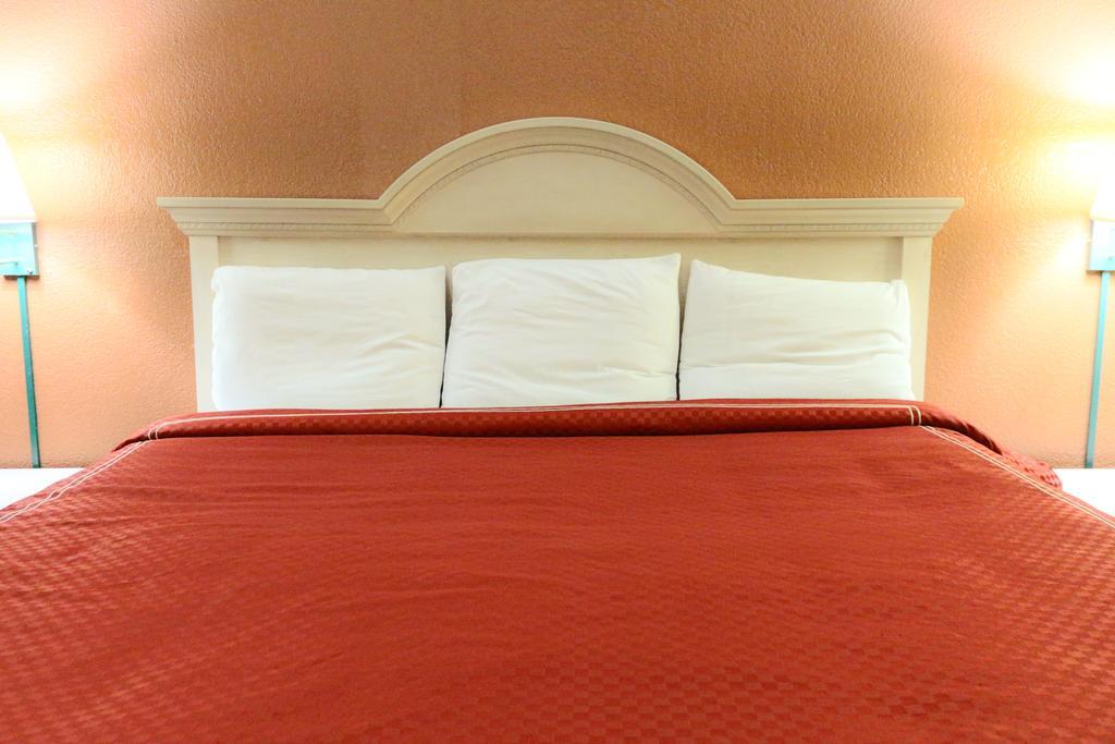 Americas Best Value Inn And Suites Houston Fm 1960 Extérieur photo