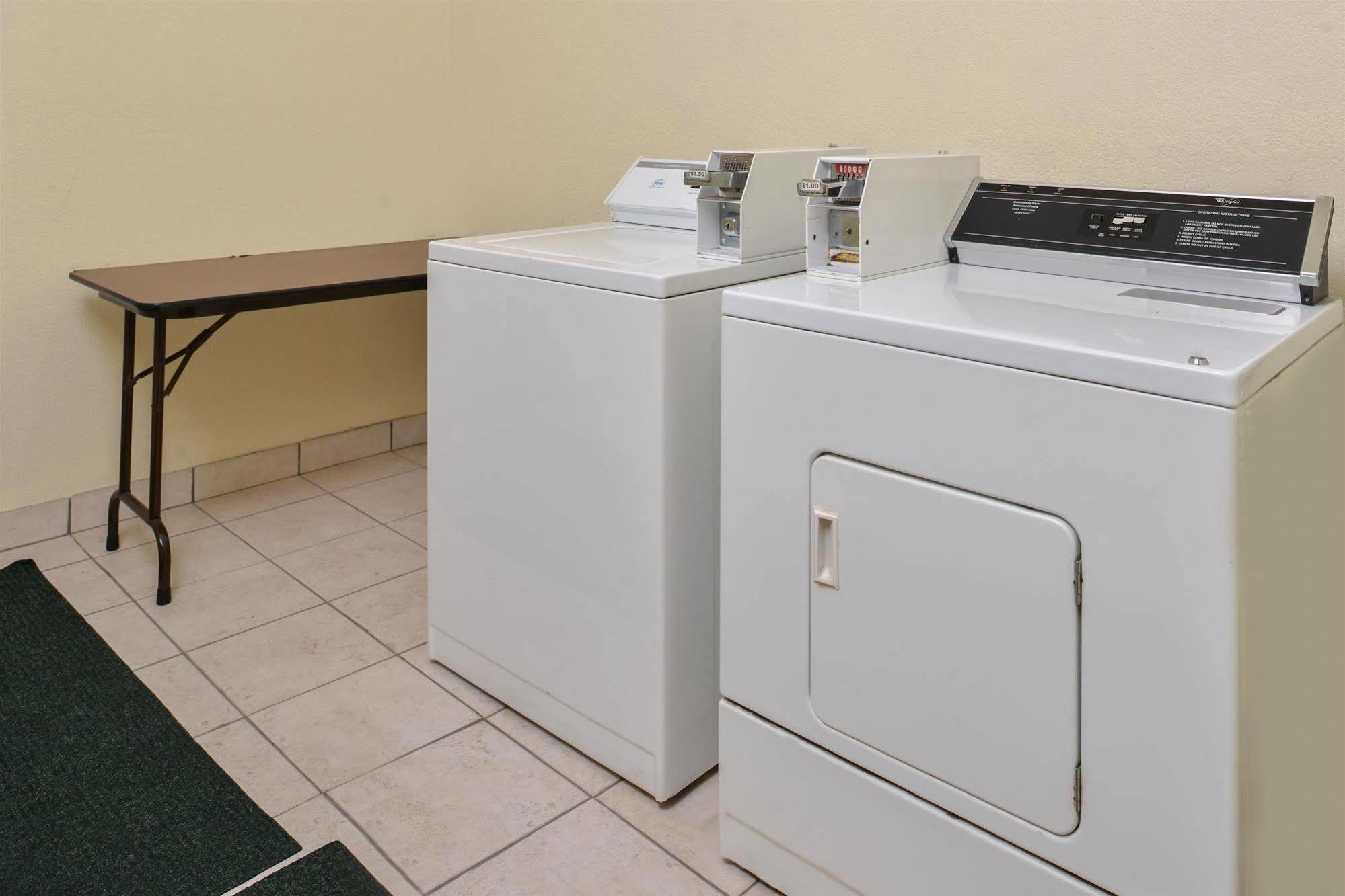 Americas Best Value Inn And Suites Houston Fm 1960 Extérieur photo